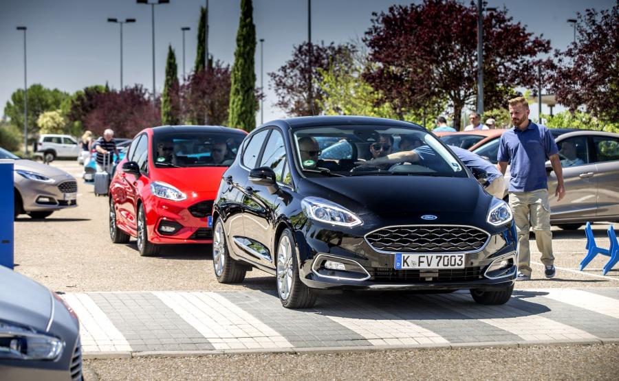 Ford fiesta Vignale i czerwona fiesta ST-Line