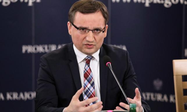Ziobro podsumowuje pracę zreformowanej prokuratury: Liczba śledztw dotyczących wielkich afer znacząco wzrosła