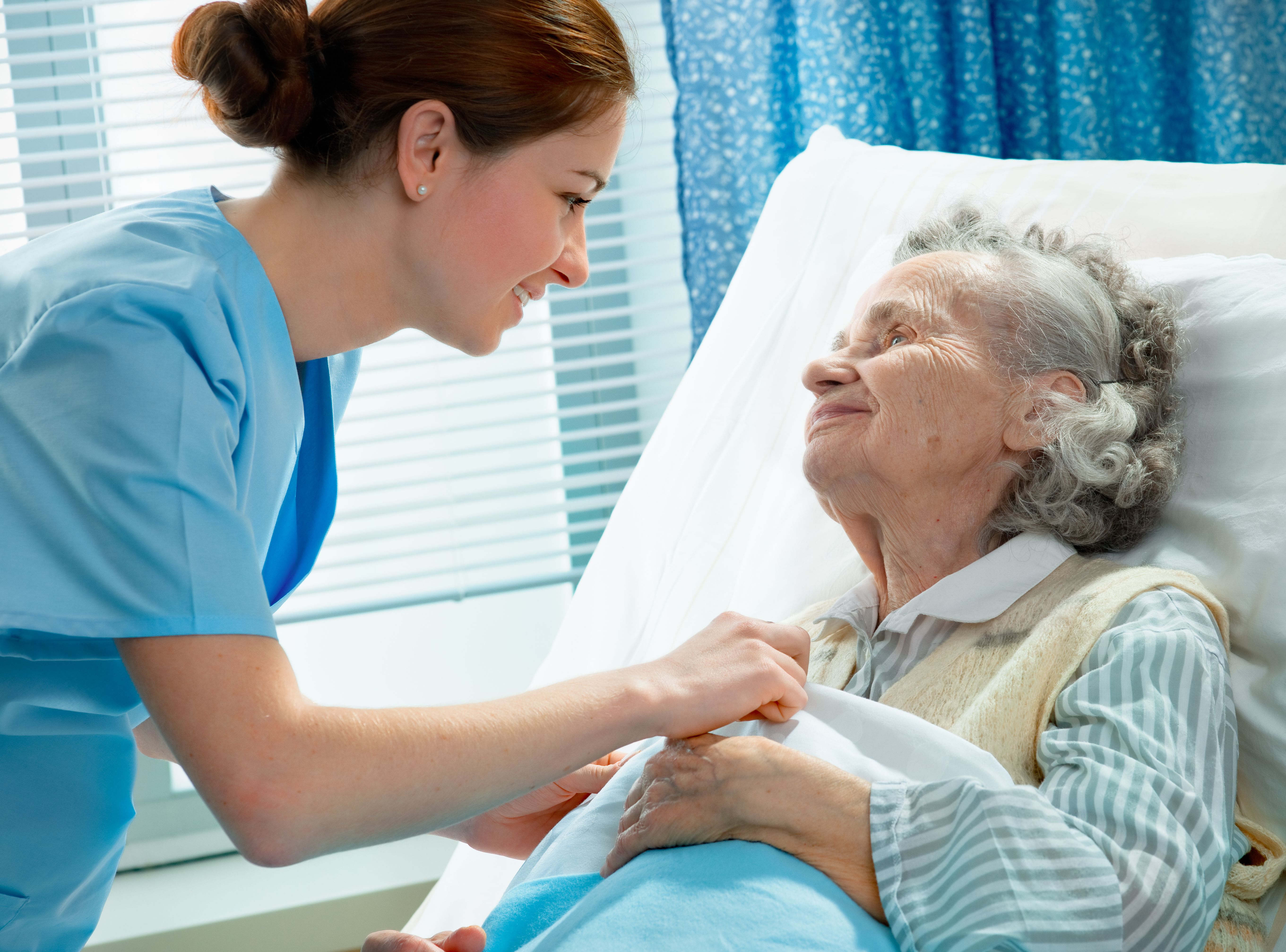 szpital pacjent chory pielęgniarka lekarz babcia