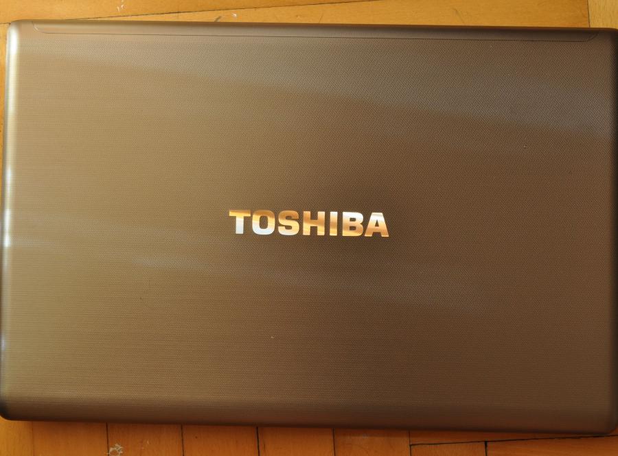 Aluminiowa obudowa Toshiby