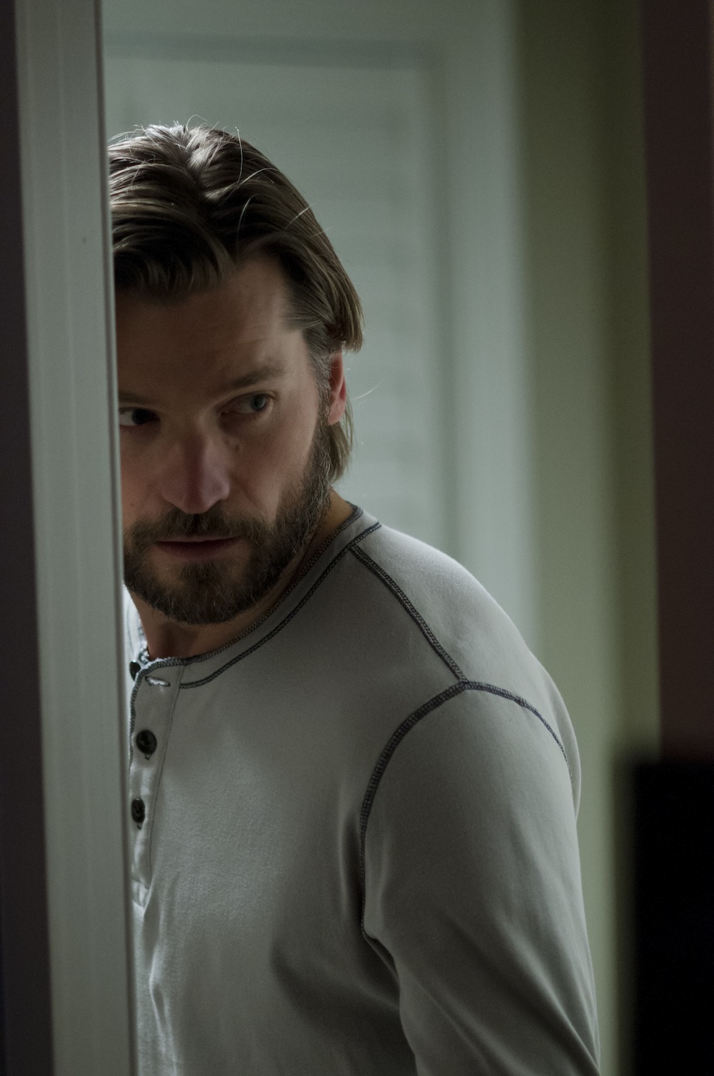 Nikolaj Coster-Waldau w filmie "Mama"