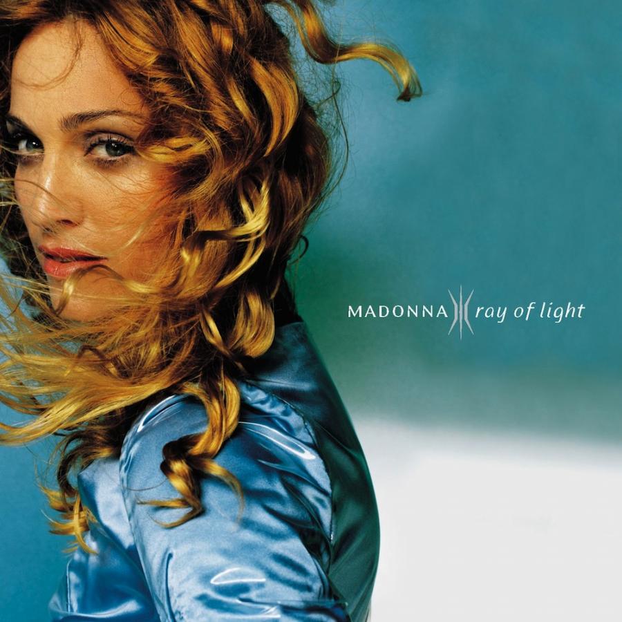 Madonna na okładce albumu "Ray of Light" (1998)