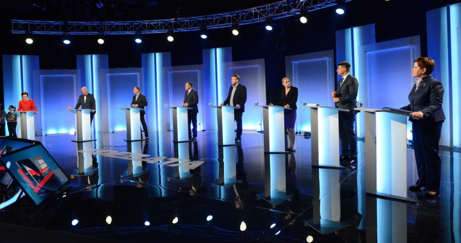 Wszyscy uczestnicy debaty w studiu TVP