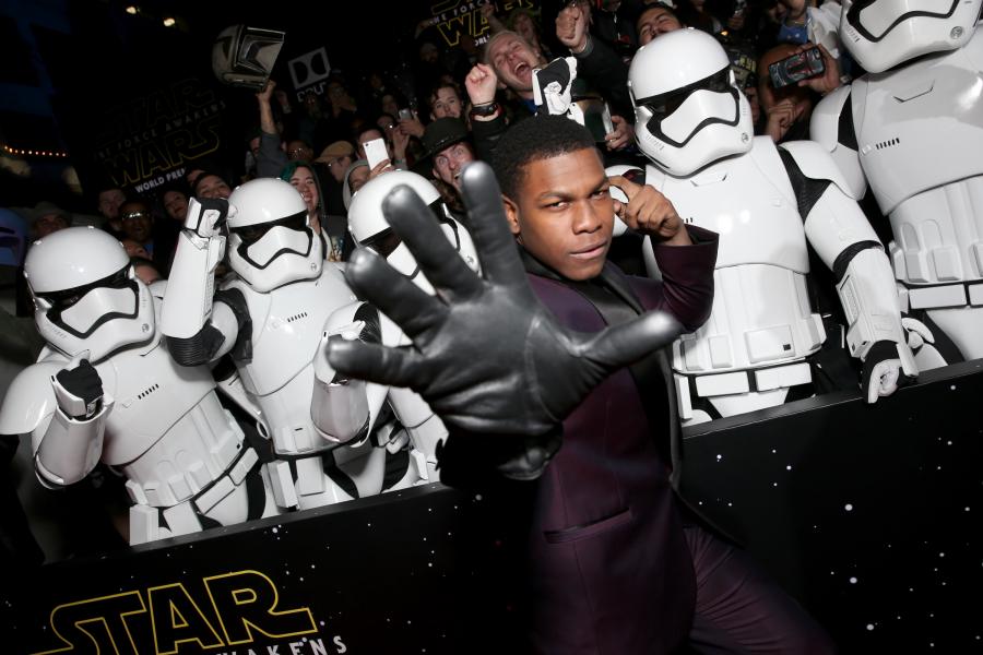 John Boyega na premierze "Gwiezdnych wojen: Przebudzenia Mocy"