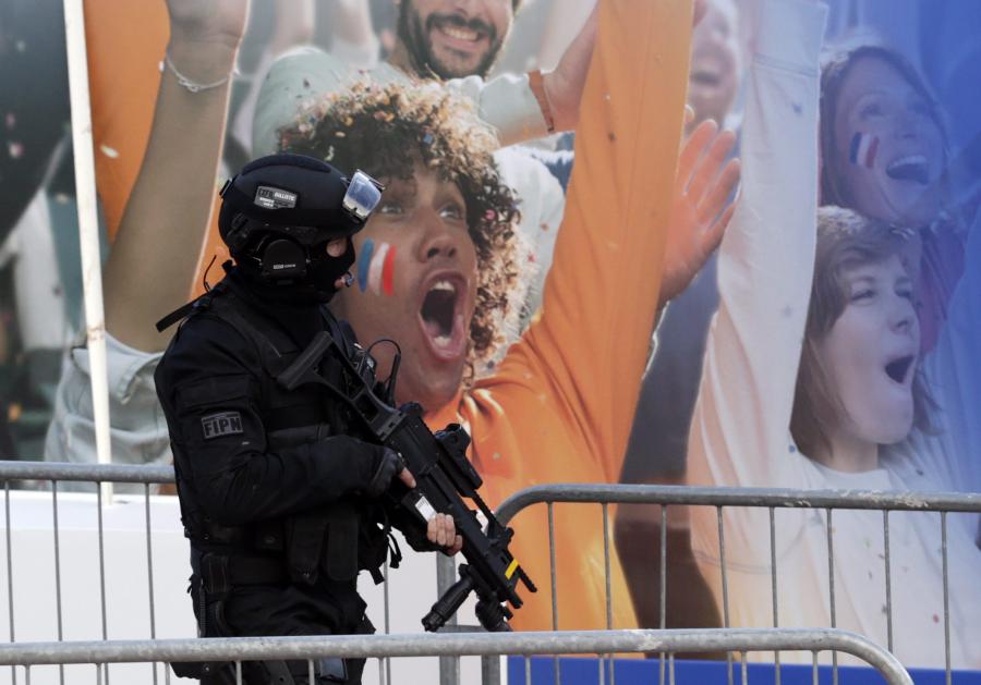 Nie tylko piłkarze trenują przed Euro 2016. Antyterroryści w pełnej gotowości