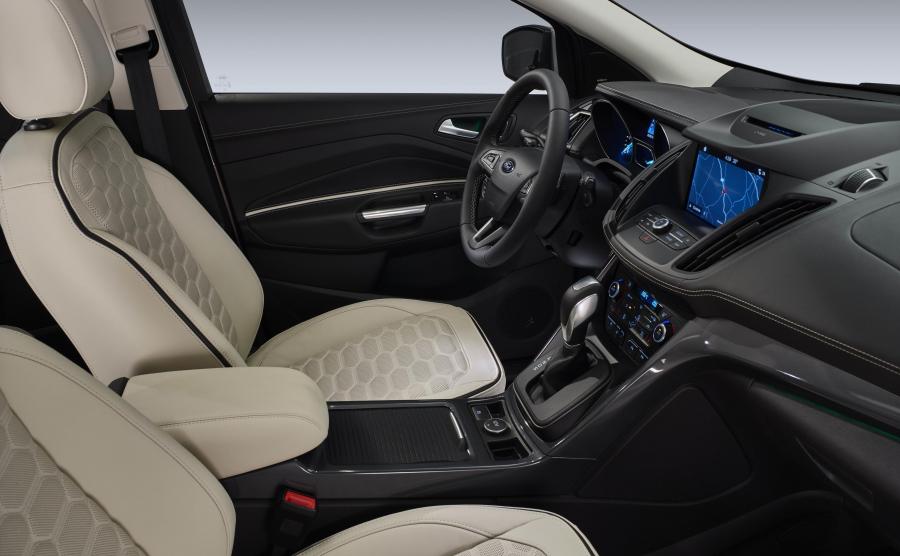 Ford kuga vignale rozumie język polski