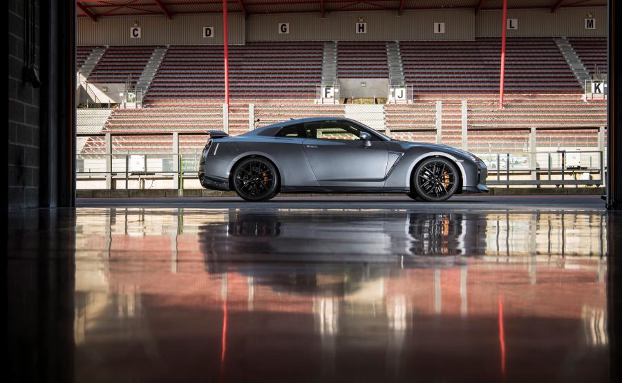 Nissan GT-R