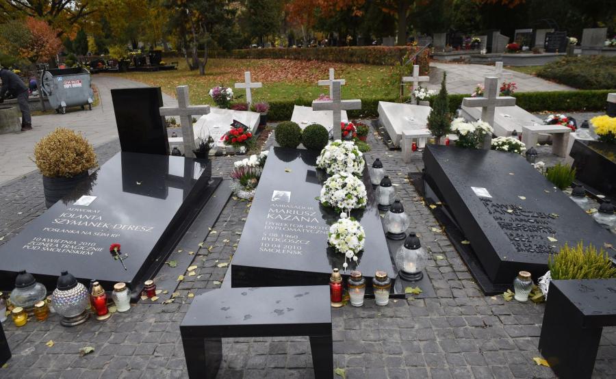 POWĄZKI WOJSKOWE. GROBY OFIAR KATASTROFY SMOLEŃSKIEJ