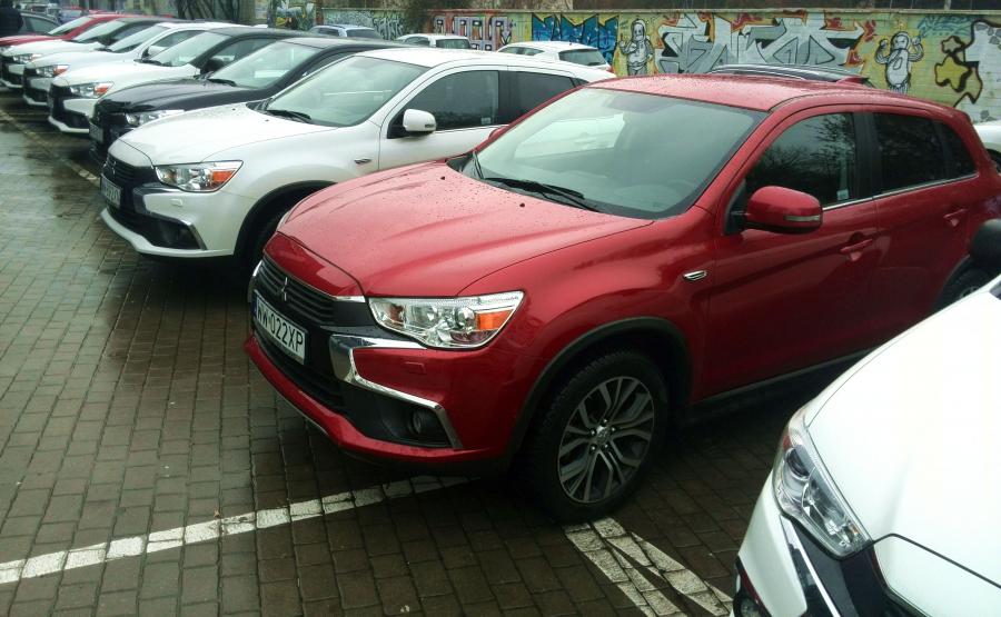 Mitsubishi asx объем багажника