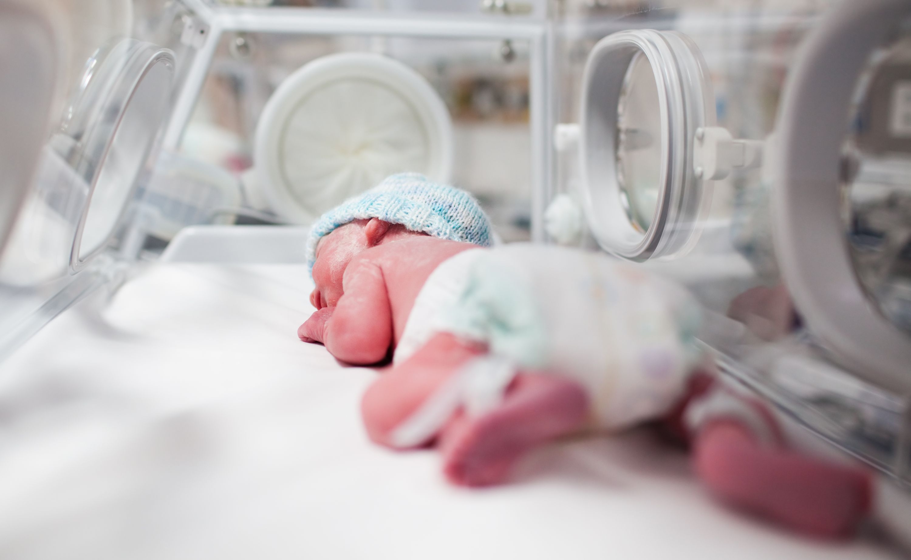 Urlop macierzyński 2025 – zmiany. Od 19 marca dodatkowy urlop dla rodziców wcześniaków i noworodków wymagających hospitalizacji